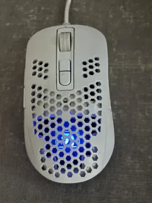 ماوس قيمنق مع إضاءة RGB حالة جيدة بلا اضرار واير Gaming mouse with RGB lights wired