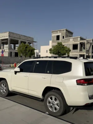Used Toyota Land Cruiser in Abu Dhabi