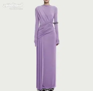 فستان ليلي جميل ذو اكمام طويلة عصري
