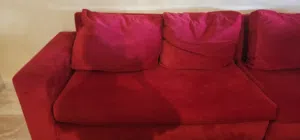 غرفة معيشة كنب كورنر مع طاولة