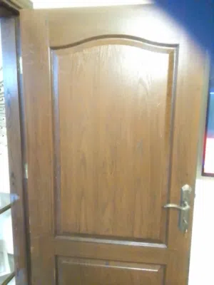 باب حمام خشب مستعمل للبيع