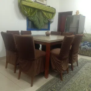 طاولة طعام