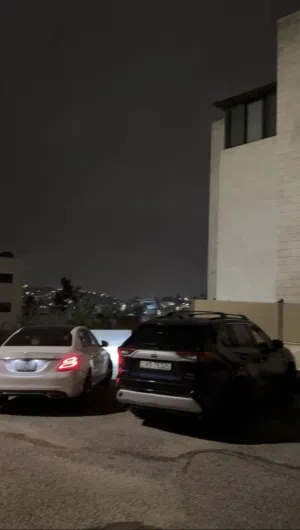 بناية من طابقين و روف الشقة الأرضية للبيع في الفحيص
