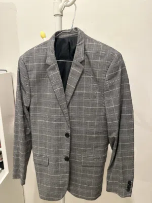 Each used suit for sale 10KD