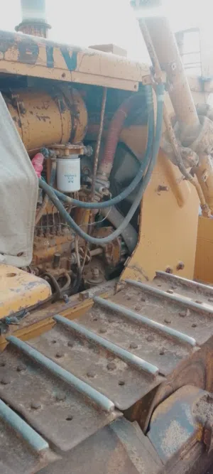 بلدوزر كماتسو حجم 50+16 نضيف جدا