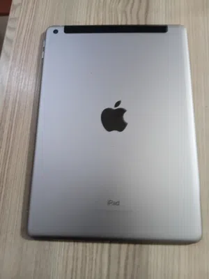 ابل ايباد حاله جيده جدا مع الشاحن