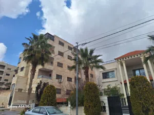 شقة 184م للبيع في منطقة فلل راقية بجانب مسجد الحنان وبسعر مغري