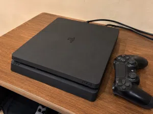 PS4 slim للبيع