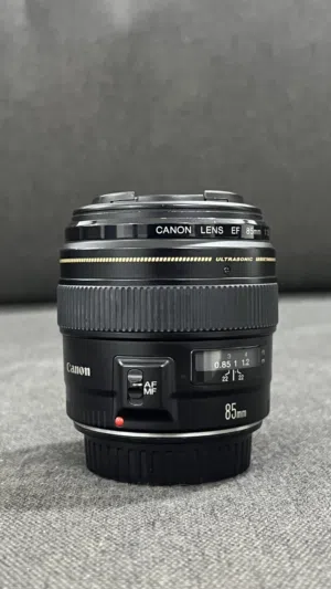 Canon EF 85mm f/1.8 USM  للبيع