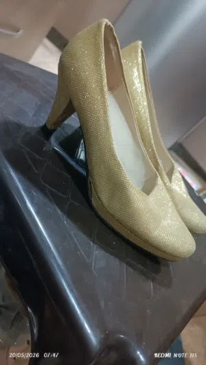 احذيه استعمال مره واحده فقط