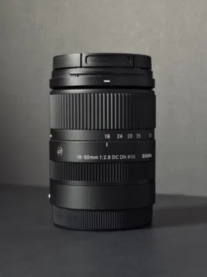 Sigma 18-50mm f/2.8 DC DN