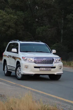 Toyota Land cruiser V8 2010 model Converted 2015 model Familly used Car For Sell With New Mulkia.
