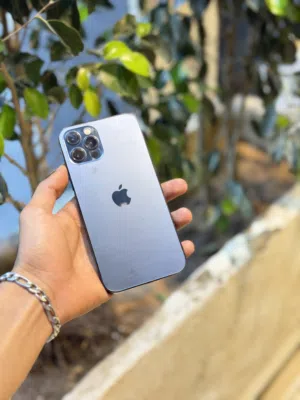 ايفون 12 برو ربي يبارك مغير شاشة gx بطاريته 100