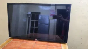 30 inch LG led Tv