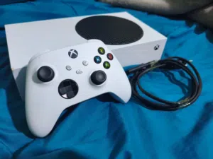 اكس بوكس سيرس اس للبيع نضيف كارتونه
