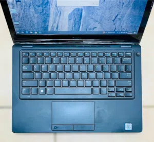 Dell Latitude 5280  Core i7 7th Gen  8 GB  256 GB SSD  A+