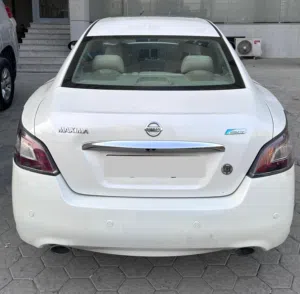 Nissan maxima