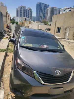 Used Toyota Sienna in Ajman