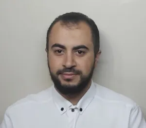 أسامة شكري خاطر 