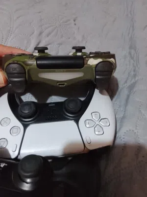 ايادي بلايستيشن 4 و5