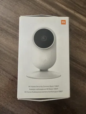 كامرة مراقبة داخلية ماركة شاومي مستعملة للبيع مع ميموري خزن هدية 32G