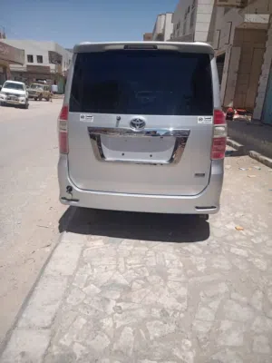 للبيع باص نوها موديل 2010 نظيف