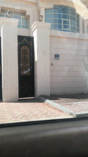 سكن مشترك شاب عربي