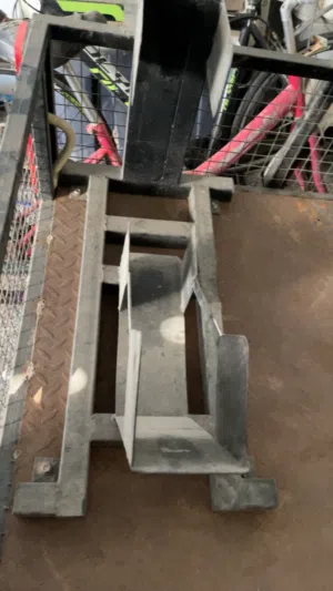 للبيع قواعد مال عربة حال دراجات او سياكل