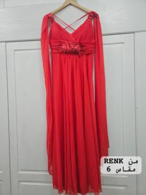 فستان احمر