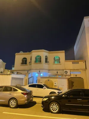 361 m2 5 Bedrooms Townhouse for Sale in Northern Governorate Madinat Hamad