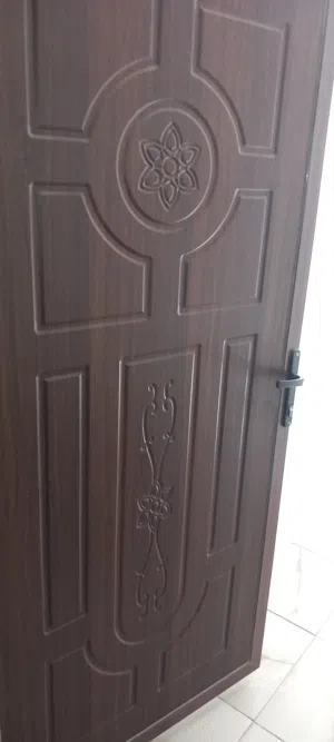باب المنيوم و باب شبك