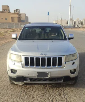 Jeep Grand Cherokee Limited 2012 V8 Full Option 4x4 Vehicle Is In Excellent Condition جيب جراند شيرو