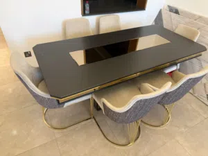 طاولة طعام استعمال سنة   Used dining table for a year