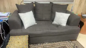 طقم كنبيات سبع مقاعد لون بني غامق بحاله جيده جدا بسعر مغري وقابل للتفاوضبسعر مغري خشب سويد من شركه م