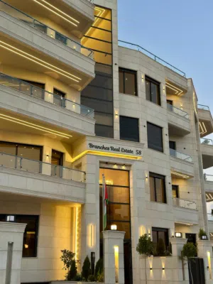 شقه طابق اول للبيع بضاحيه النخيل بالقرب من مطعم قصر النخيل مساحه 190 متر تشطيب سوبر ديلوكس بسعر مميز