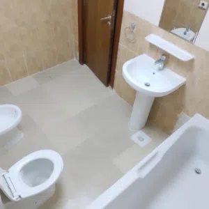 bachelor room available