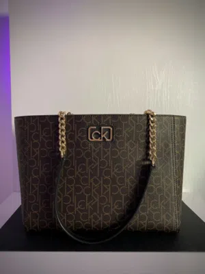شنطه Calvin klein نسائيه اصليه