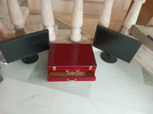 17 LG monitors for sale  in Amman