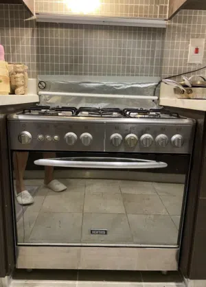 Gas stove 5 burners + oven