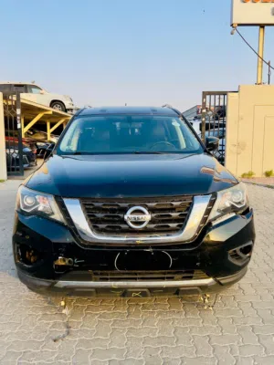NISSAN PATHFINDER SV 2017 BLACK,4*4 AMERICAN SPECS,VCC PAPERS 5N1DR2MM3HC621545