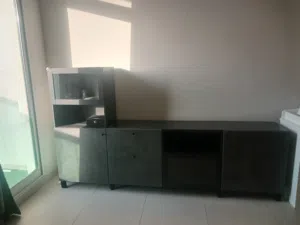 طقم خزائن وتلفزيون IKEA BESTÅ بحالة ممتازة