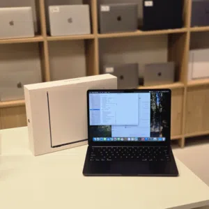 MacBook Air M4 - 16GB RAM - 256GB SSD - Battery 100%