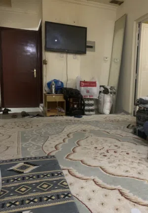 مطلوب فرد لمشاركة سكن الفروانية قطعه 5