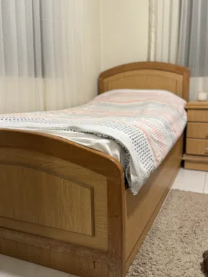 تختين نوم بحالة ممتازة