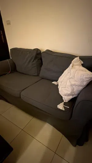 كنبه لون رمادي ايكيا