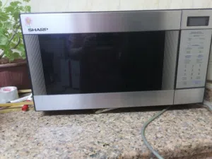 Sharp 0 - 19 Liters Microwave in Amman