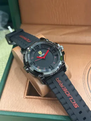 وصلت ساعة فيراري ماستر كوبي  تصميم رياضي شرس ما بينفوت   السعر: 25 دينار فقط