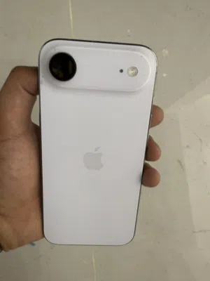 ايفون اير 17