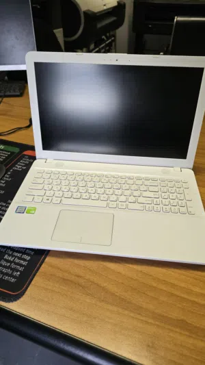 ASUS Laptop – Excellent Condition Dual Graphics