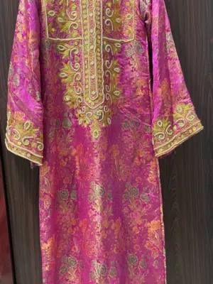 ملابس مستخدمه فتره بسيطه